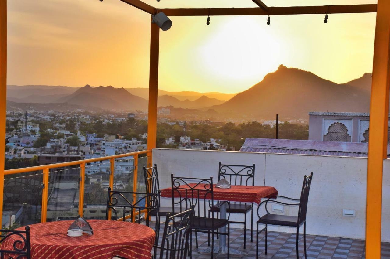 Hotel Kurabar Kothi Udaipur Extérieur photo