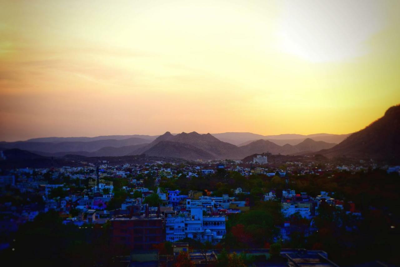 Hotel Kurabar Kothi Udaipur Extérieur photo