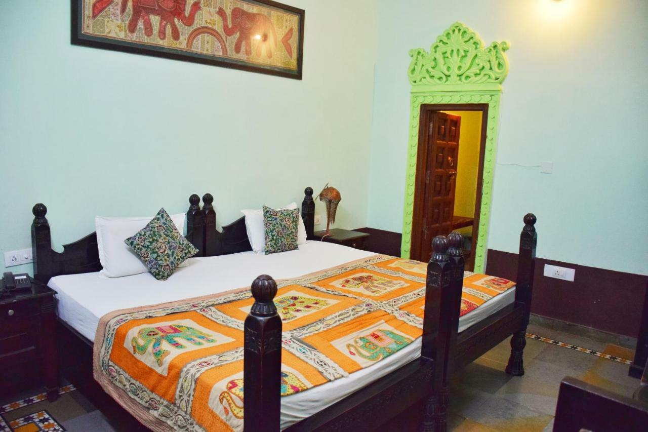Hotel Kurabar Kothi Udaipur Extérieur photo